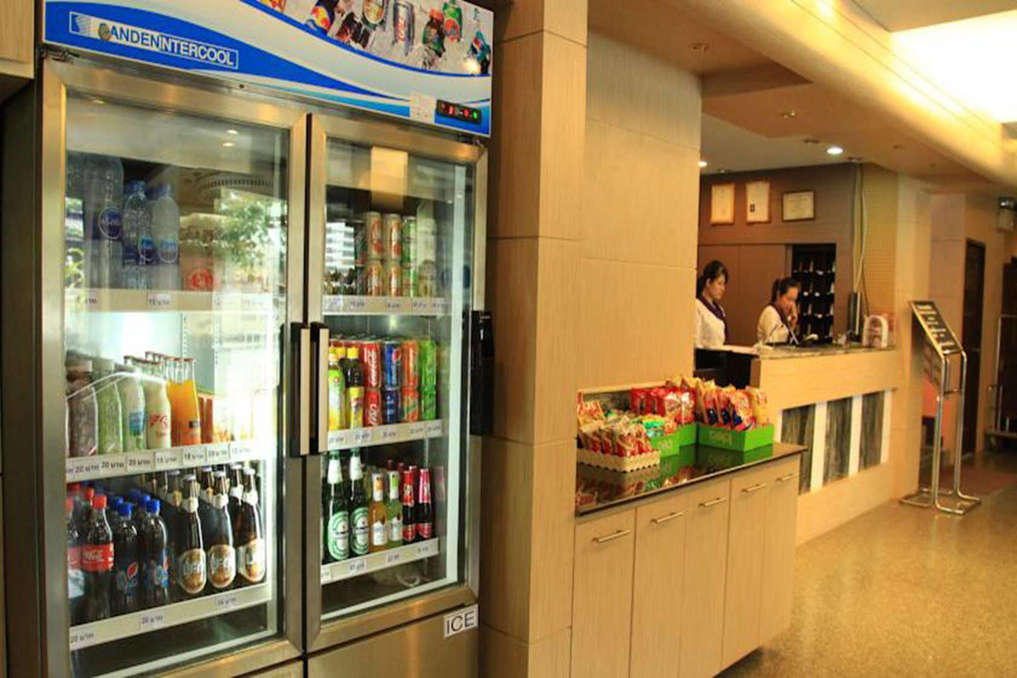 Rayong President Hotel Bagian luar foto